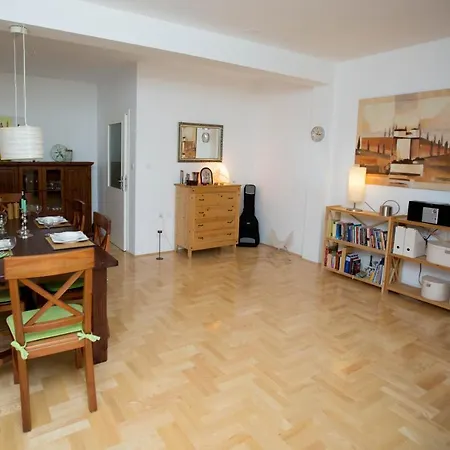 Apartment Schmuckstuck *