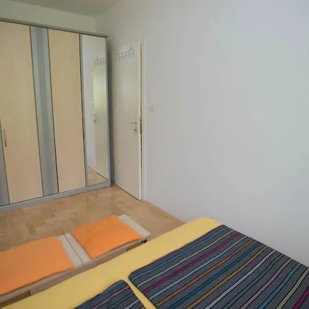 Apartment Schmuckstuck *